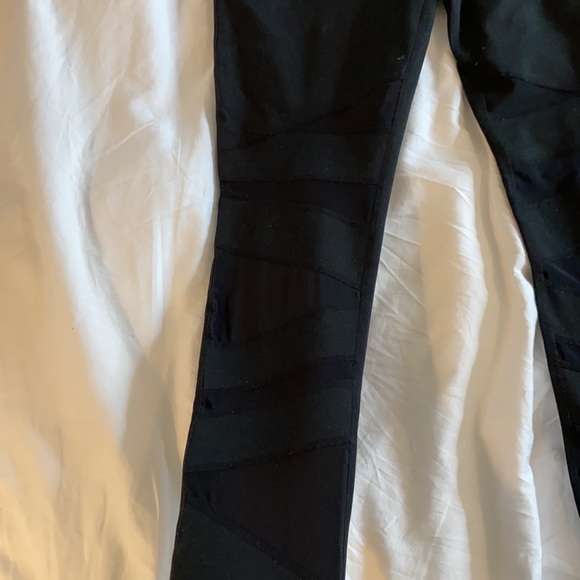 Fabletics leggings “Demi “ collection - Picture 3 of 5